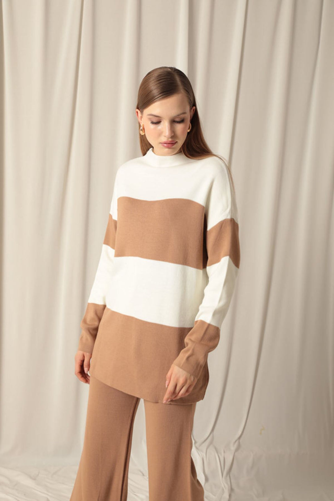 KKT Knitwear Fabric Women's Camel Suit - Colmenar Viejo