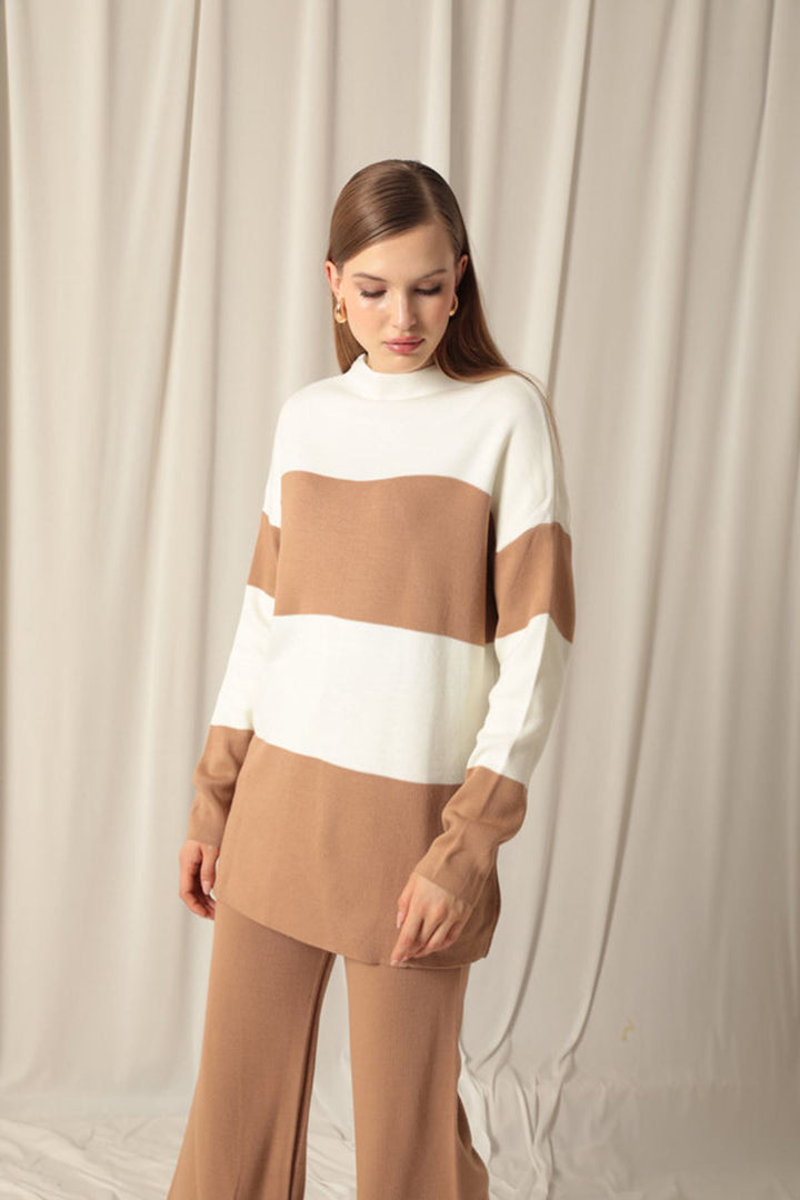 KKT Knitwear Fabric Women's Camel Suit - Colmenar Viejo