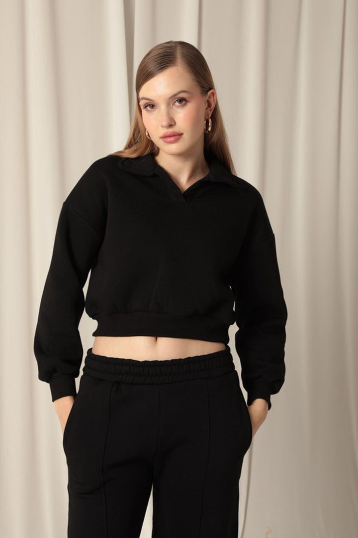 KKT Three Thread Short Women Black Sweater - Lucan