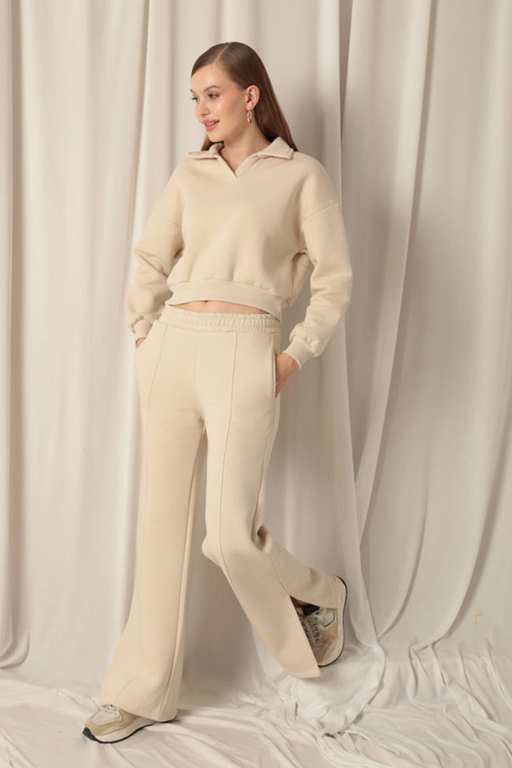 KKT Short Women's Beige Sweater - Aguadilla