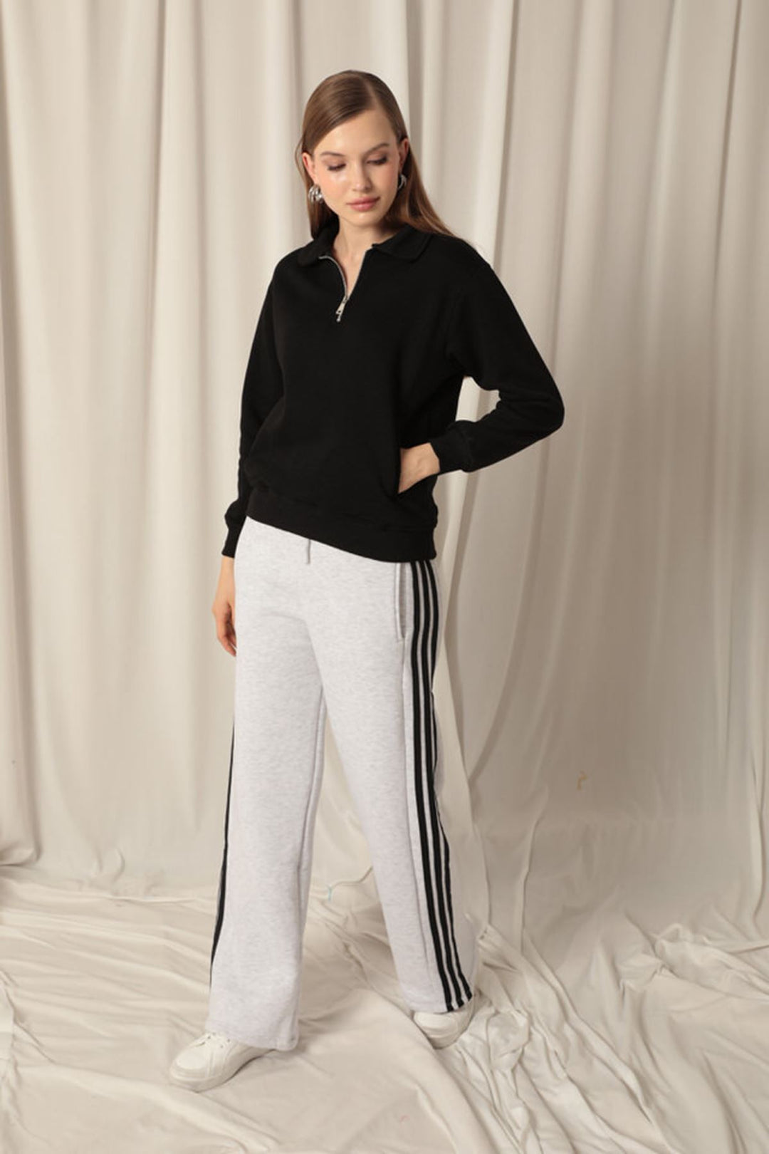 KKT Three Yarn Baby Collar Women's Black Sweater - Tomar