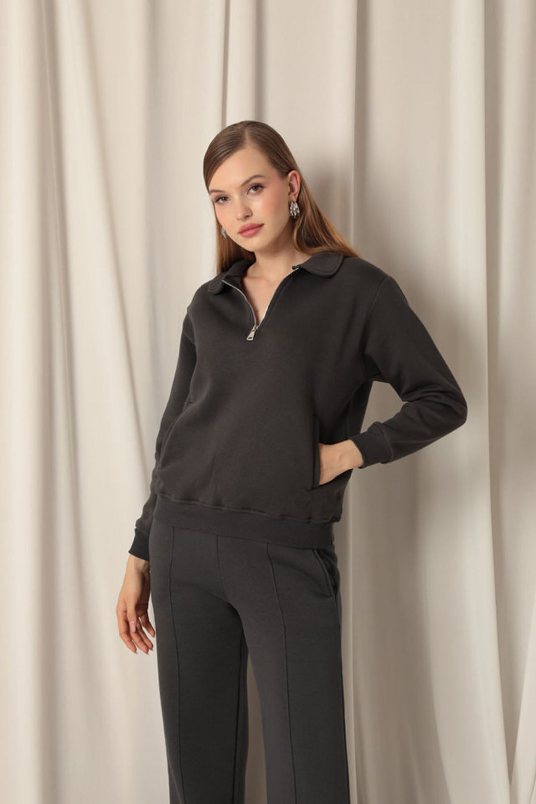 KKT Three Yarn Baby Collar Women's Anthracite Sweater - Colima