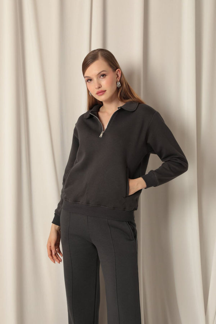 KKT Three Yarn Baby Collar Women's Anthracite Sweater - Colima