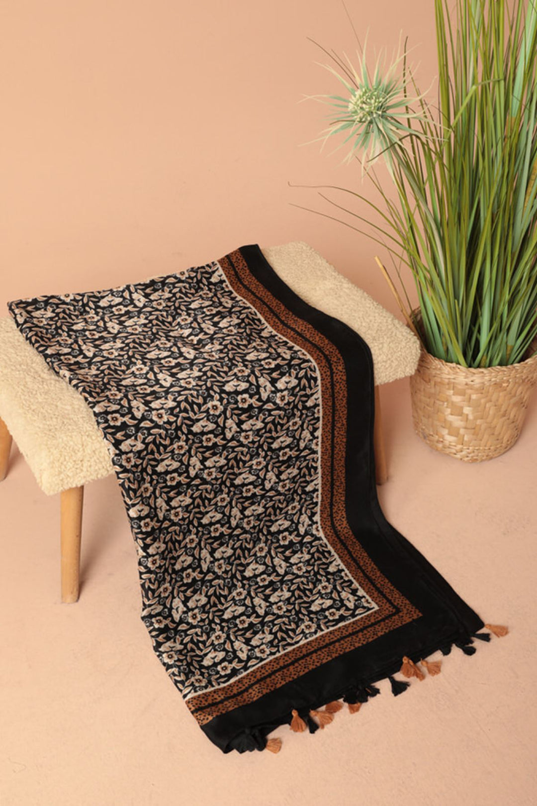 KKT Tasseled Leaf Patterned Women's Black Shawl - Courbevoic