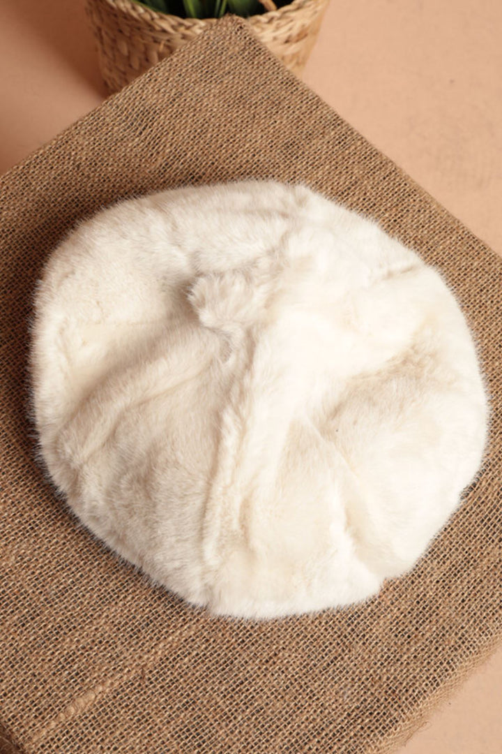 KKT Plush Women's Ecru Painter Beret - Victoriaville
