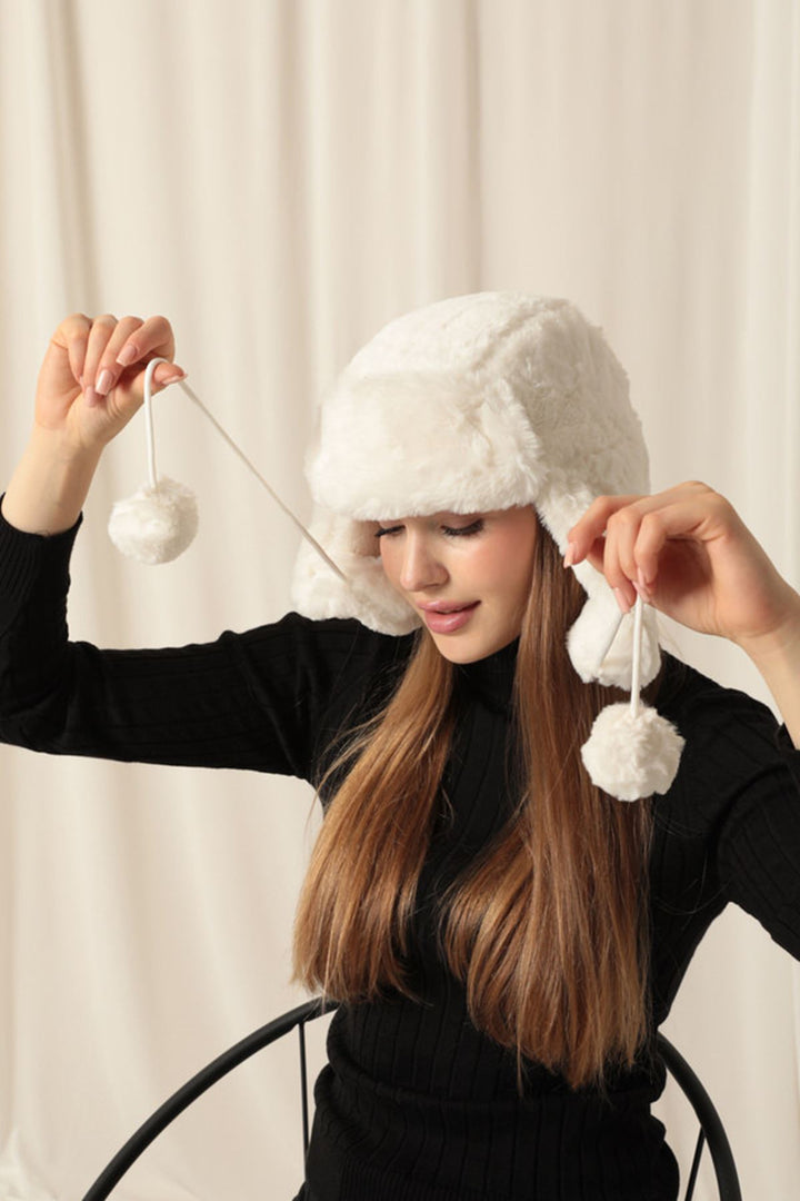 KKT Furry Women's White Pilot Hat - Bourges