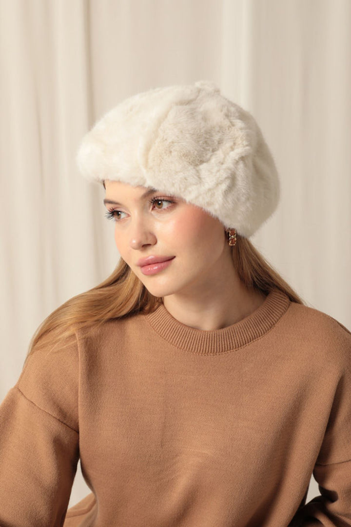 KKT Plush Women's Ecru Painter Beret - Victoriaville