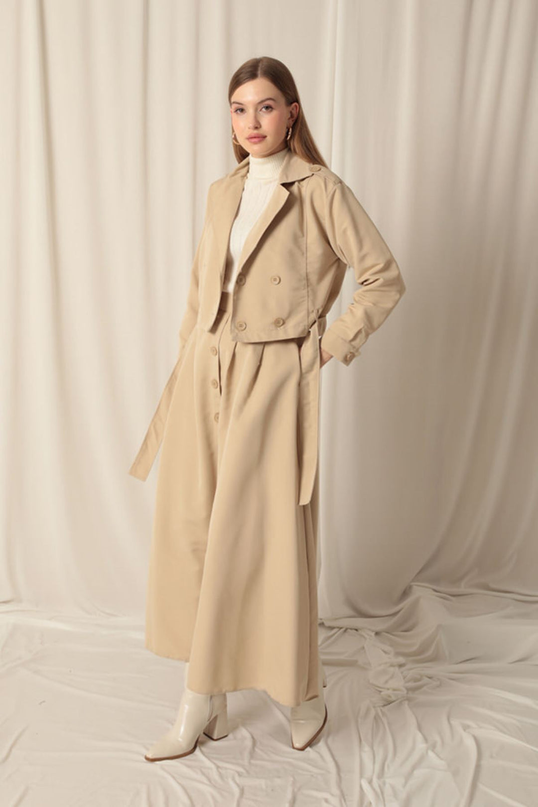 KKT Torino Fabric Women's Beige Skirt Suit - Chesapeake