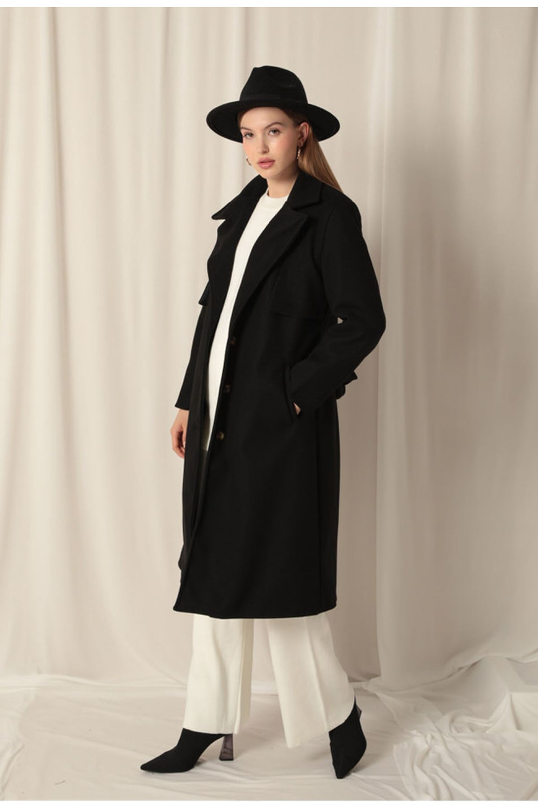 KKT Cashmere Fabric Women's Black Coat - Puertollano