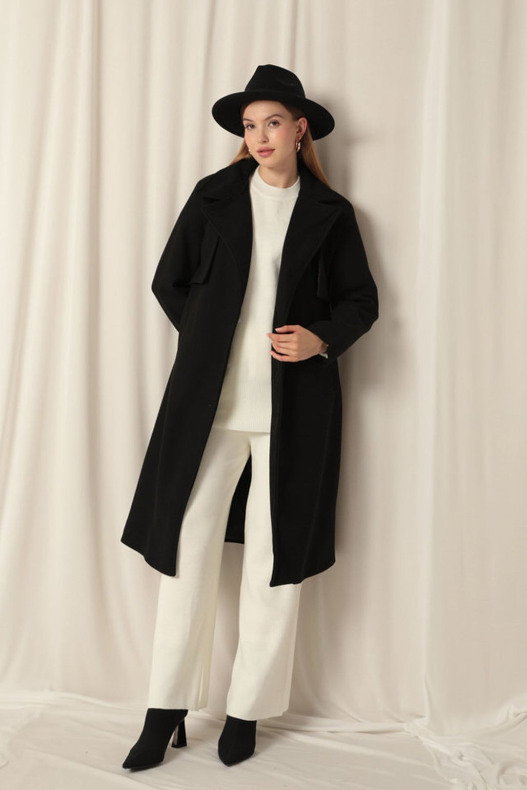 KKT Cashmere Fabric Women's Black Coat - Puertollano