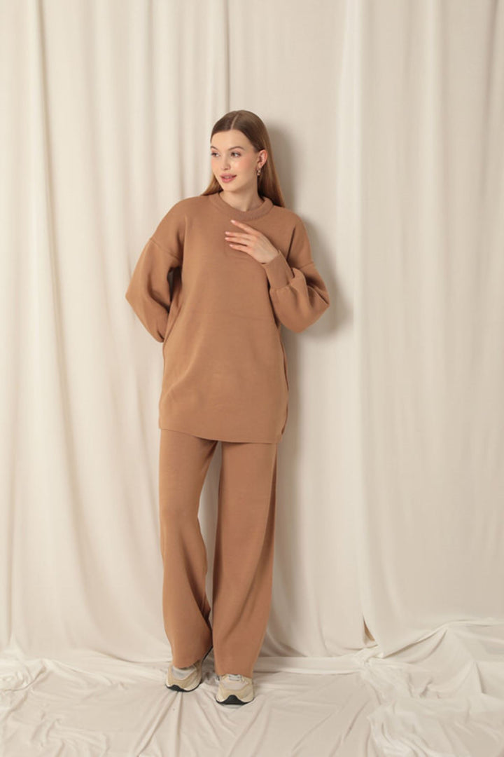 KKT Knitwear Fabric Crew Neck Women's Camel Suit - Cisterna di Latina
