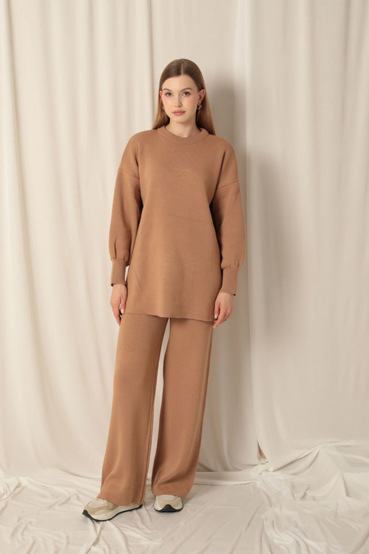 KKT Knitwear Fabric Crew Neck Women's Camel Suit - Cisterna di Latina
