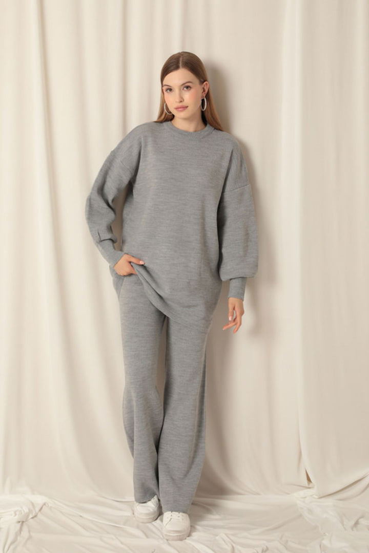 KKT Knitwear Fabric Crew Neck Women's Gray Suit - Farmington Hills