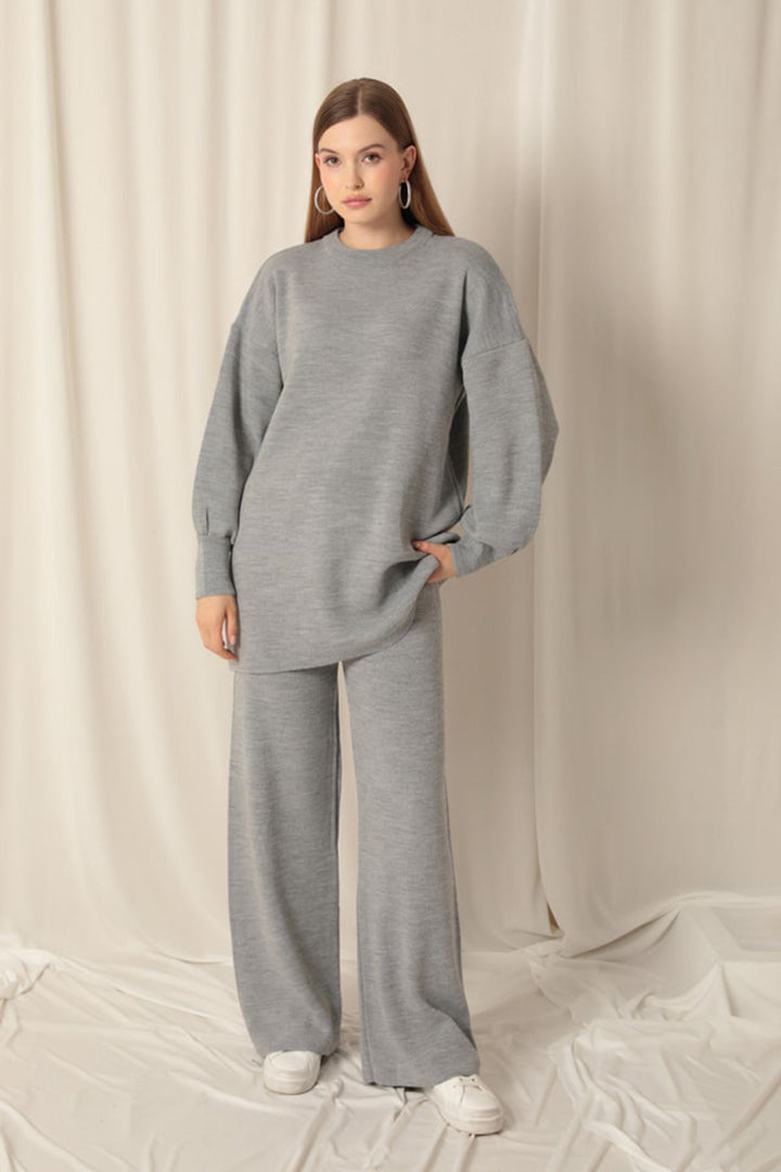 KKT Knitwear Fabric Crew Neck Women's Gray Suit - Farmington Hills