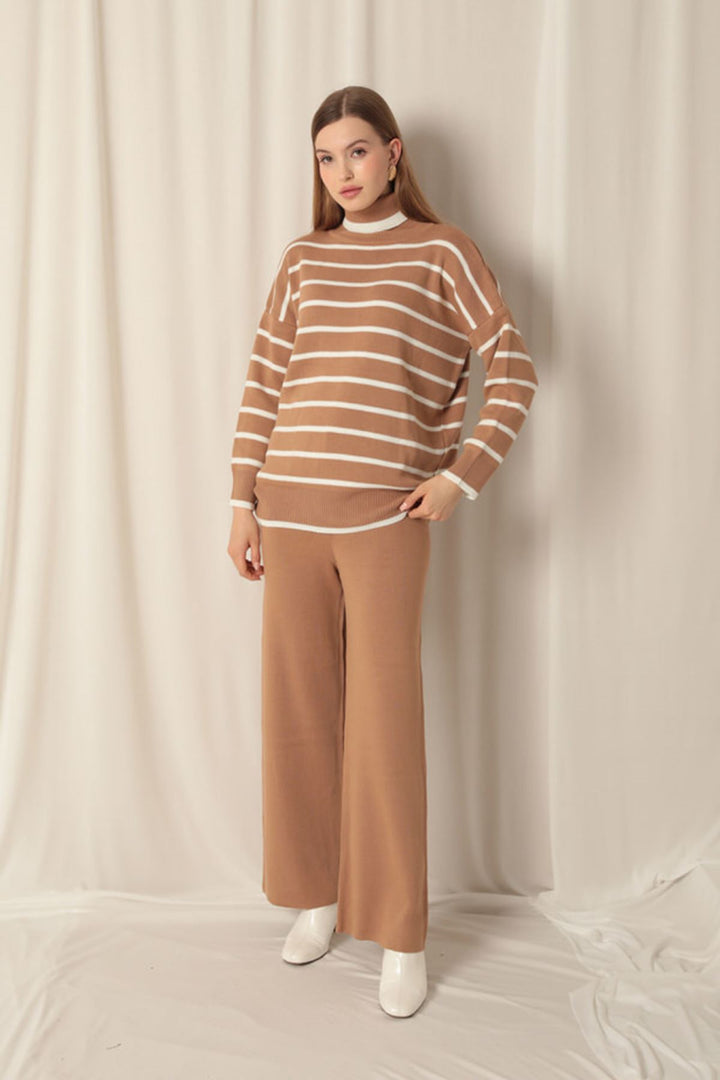 KKT Knitwear Fabric Women's Camel Suit - Nicolás Romero