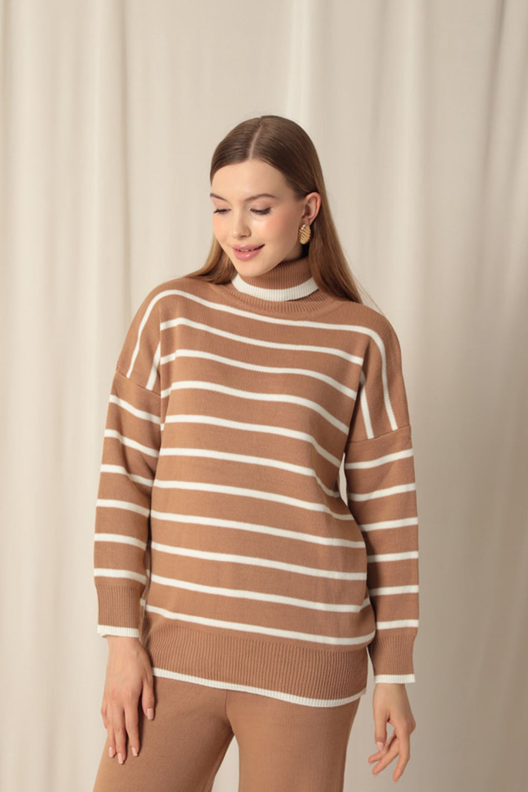KKT Knitwear Fabric Women's Camel Suit - Nicolás Romero