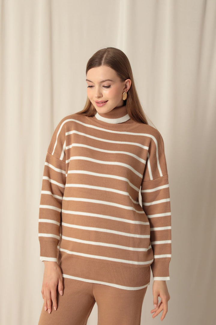 KKT Knitwear Fabric Women's Camel Suit - Nicolás Romero