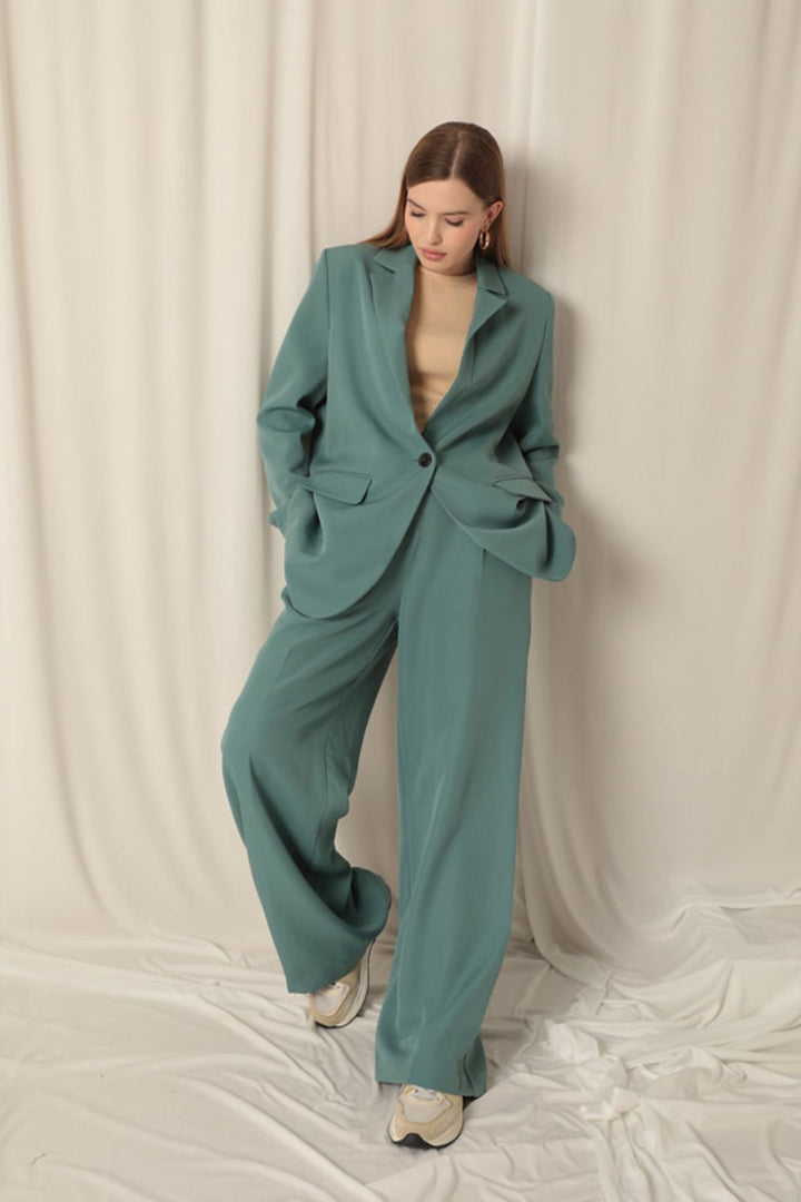 KKT Atlas Fabric Women's Oversize Green Jacket - Zacatelco