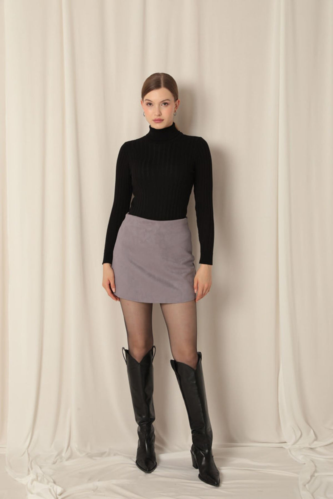KKT Suede Fabric Shorts Skirt Women's Gray Suit - Santa Rosa Jauregui
