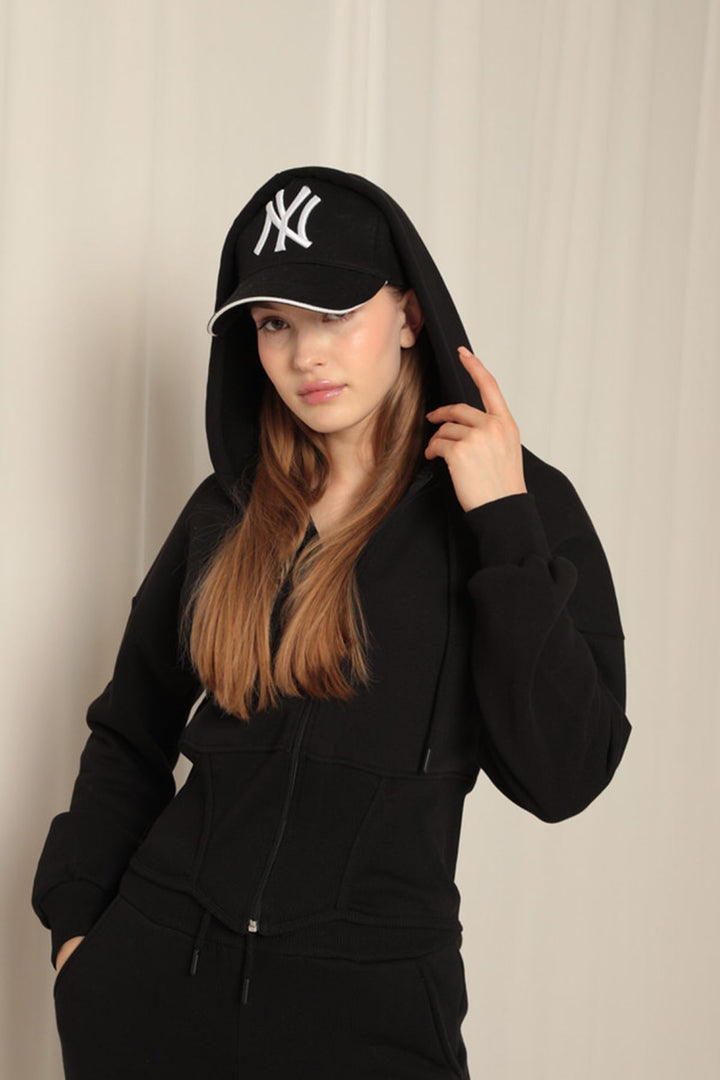 KKT Three Thread Fabric Zippered Women's Black Suit - Sahuayo de Morelos