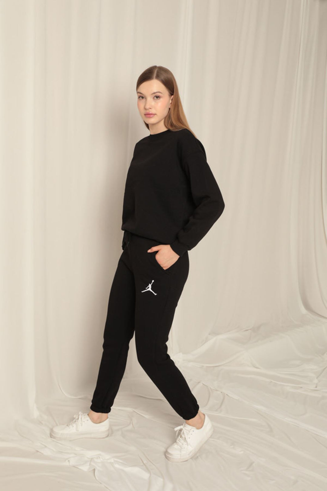 KKT Embroidered Women's Black Tracksuit with Elastic Waistband - Suhl
