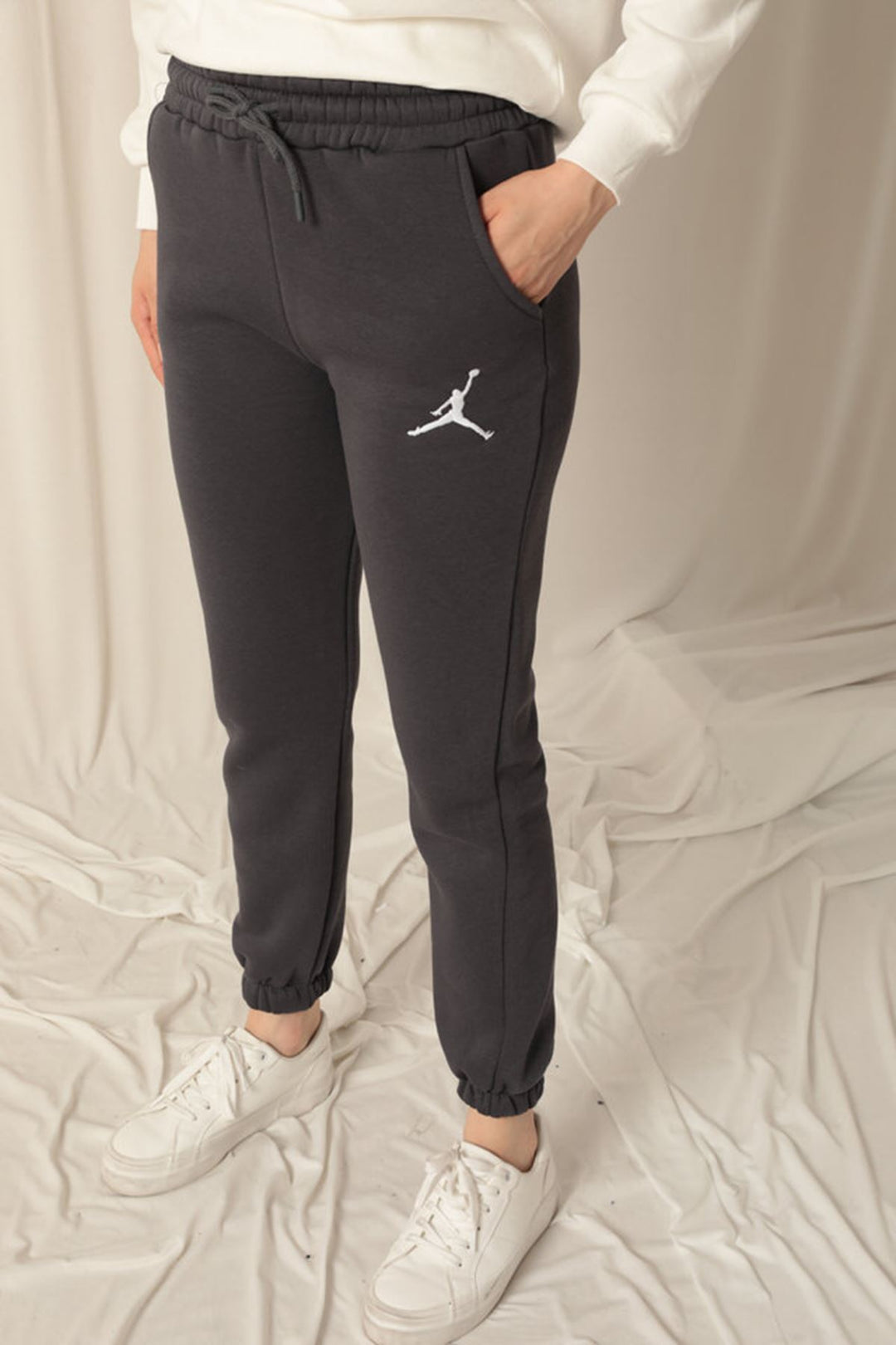 KKT Embroidered Women's Anthracite Tracksuit with Elastic Waistband - Heroica Nogales