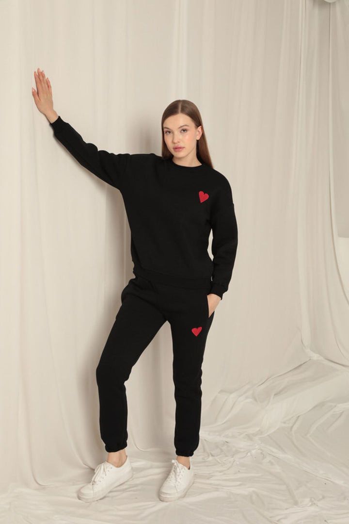 KKT Three Thread Fabric Heart Embroidery Women's Black Suit - Peine
