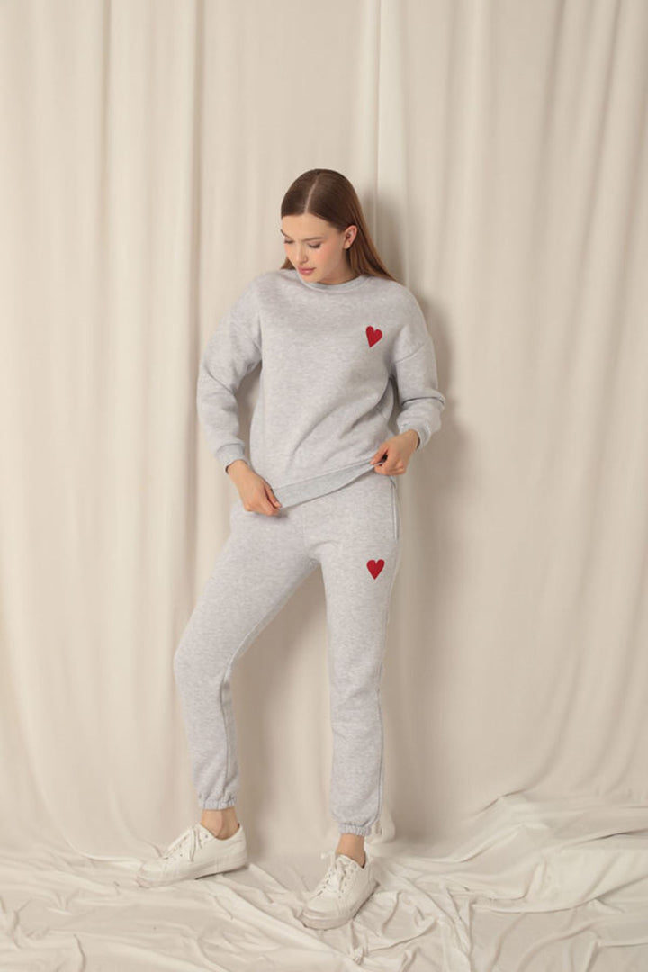 KKT Three Thread Fabric Heart Embroidery Women's Gray Suit - Ródos