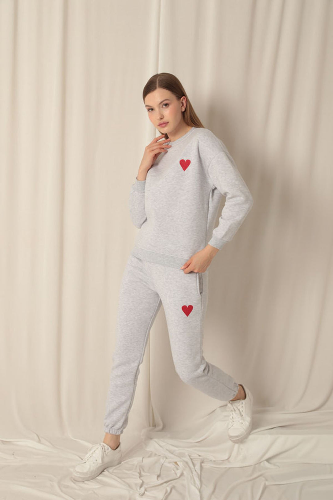 KKT Three Thread Fabric Heart Embroidery Women's Gray Suit - Ródos