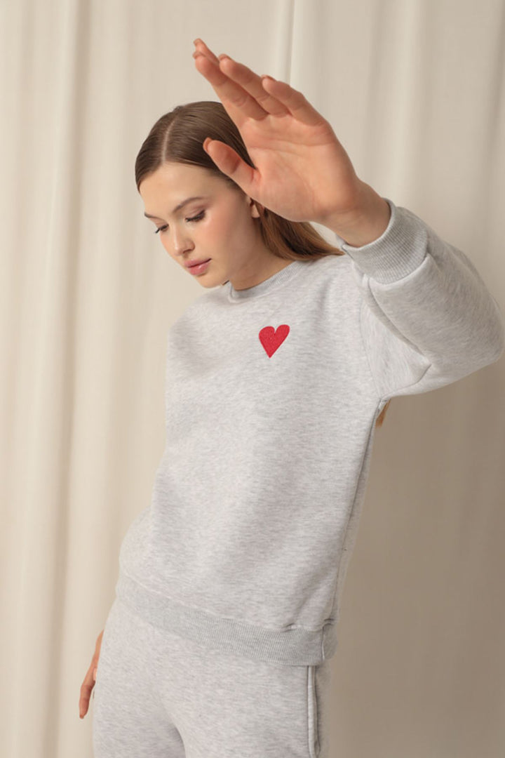 KKT Three Thread Fabric Heart Embroidery Women's Gray Suit - Ródos
