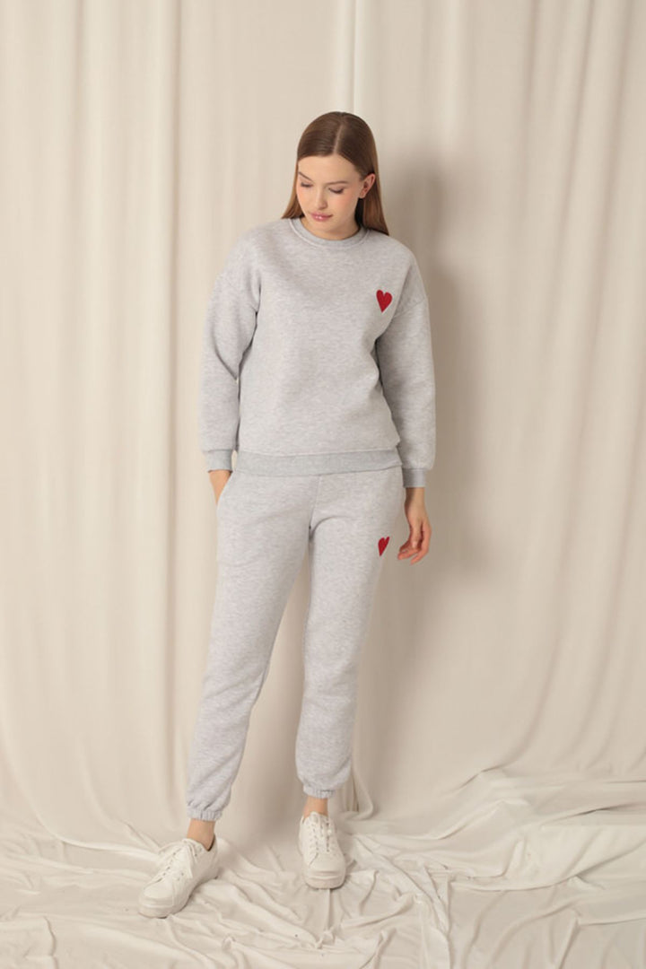 KKT Three Thread Fabric Heart Embroidery Women's Gray Suit - Ródos