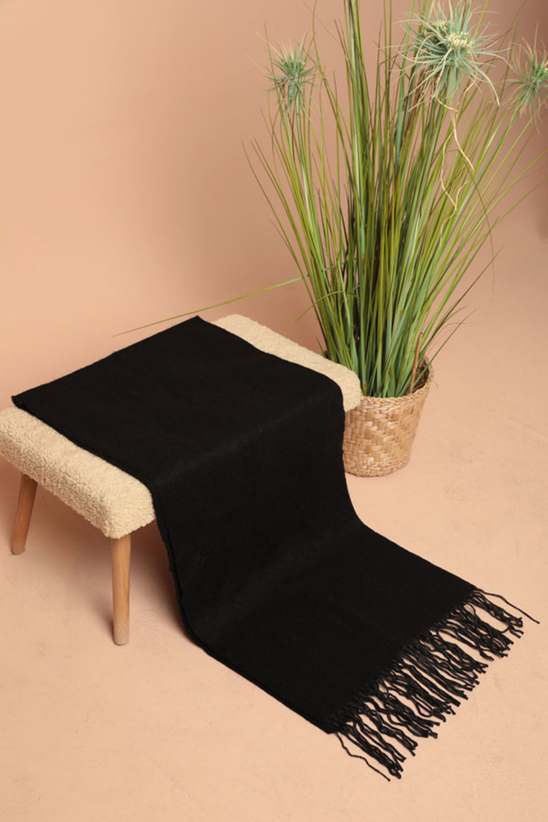 KKT Women's Thick Plain Boucle Black Gray Shawl - Haarlem