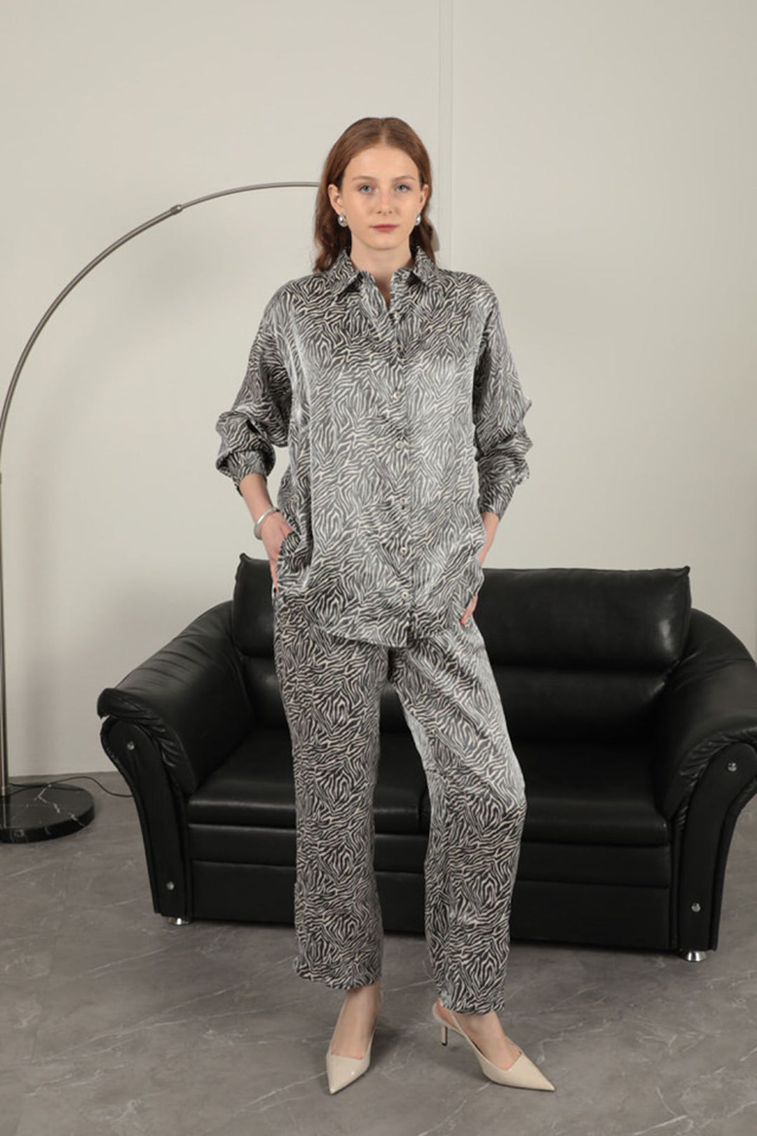 KKT Shiny Fabric Women's Zebra Pattern Suit-Beige - Veenendaal