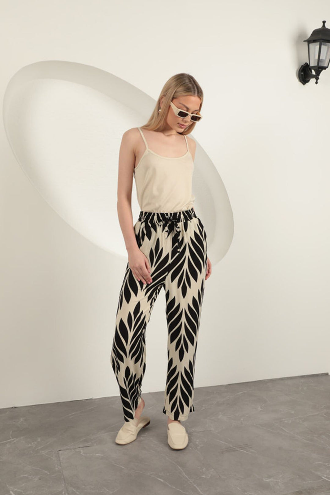 KKT Viscose Fabric Leaf Pattern Trousers-Black - Padova