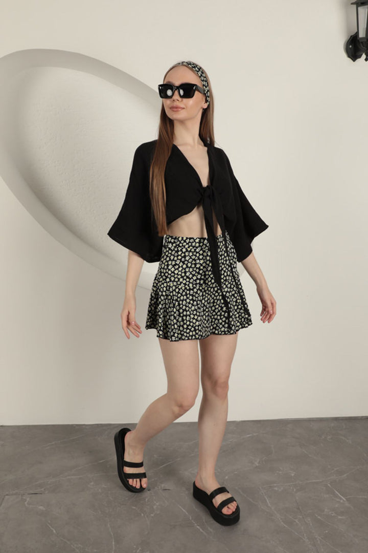 KKT Daisy Pattern Short Skirt-Black - Courbevoic