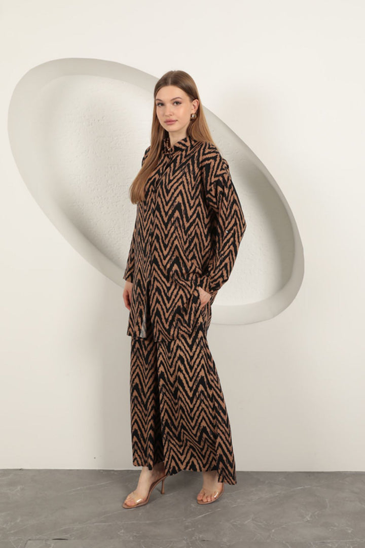 KKT Viscose Fabric Striped Women's Suit-Camel - Côte-Saint-Luc