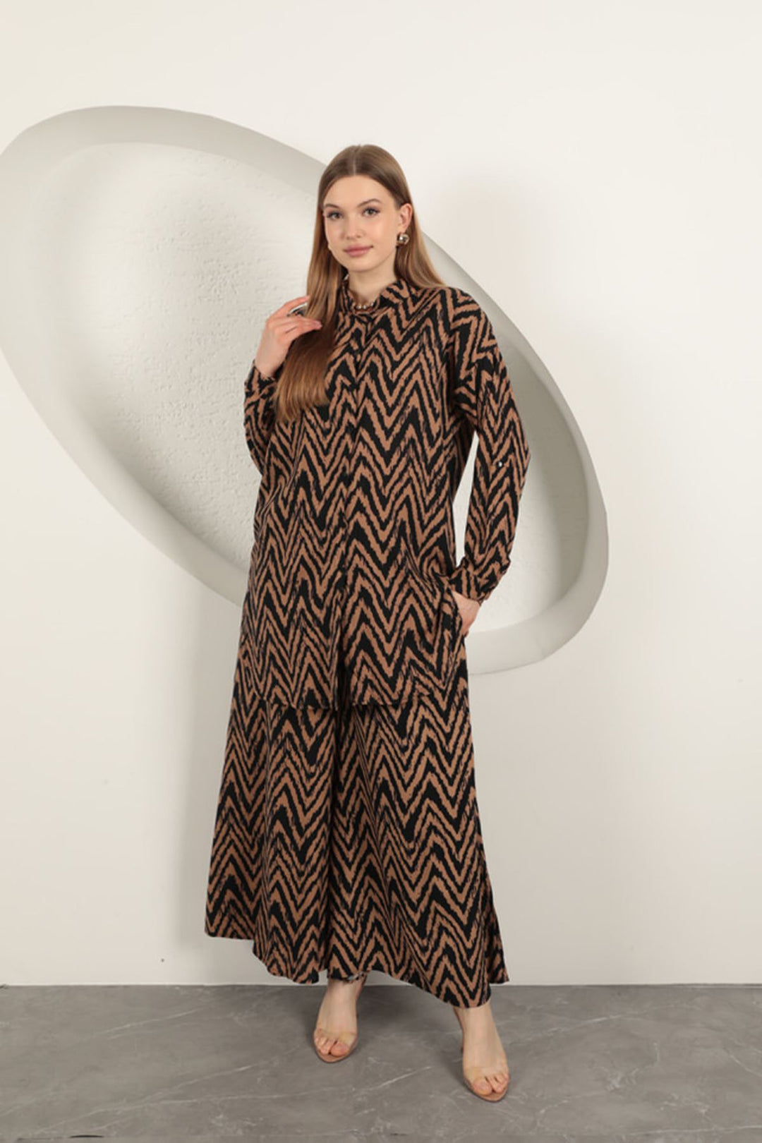 KKT Viscose Fabric Striped Women's Suit-Camel - Côte-Saint-Luc