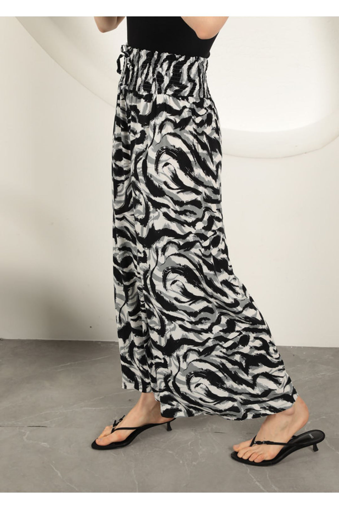 KKT Viscose Fabric Striped Patterned Trousers-Black - Victoria