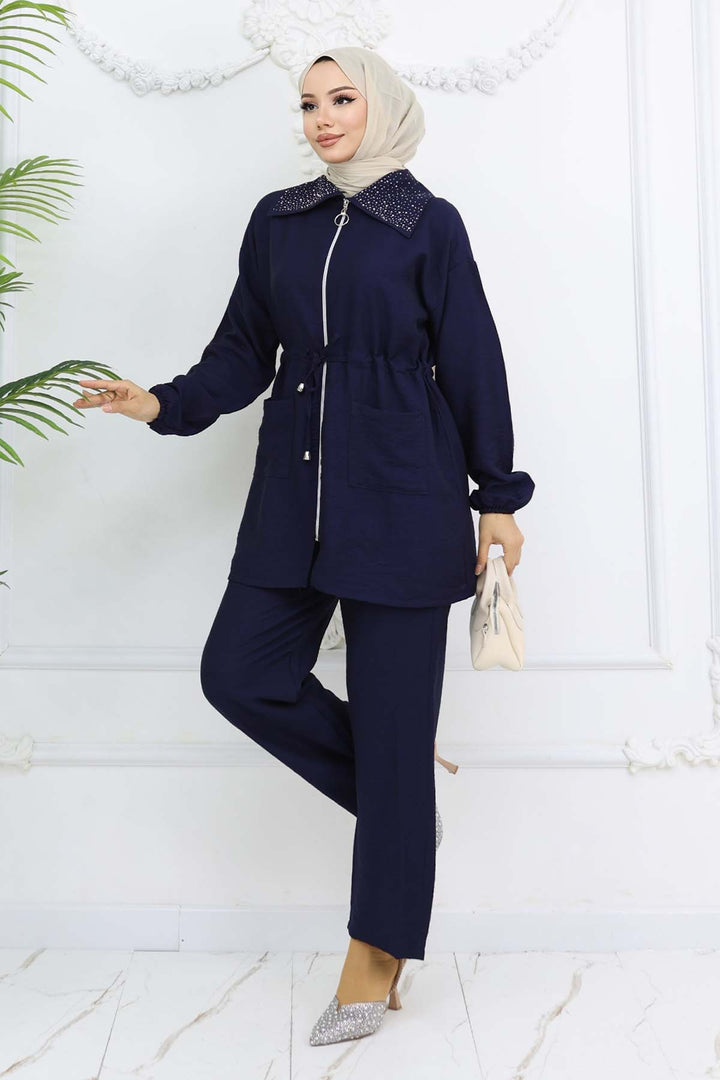 BNG Women Yakası Taş Detaylı Tesettür Takım Lacivert 4727 - Banbury