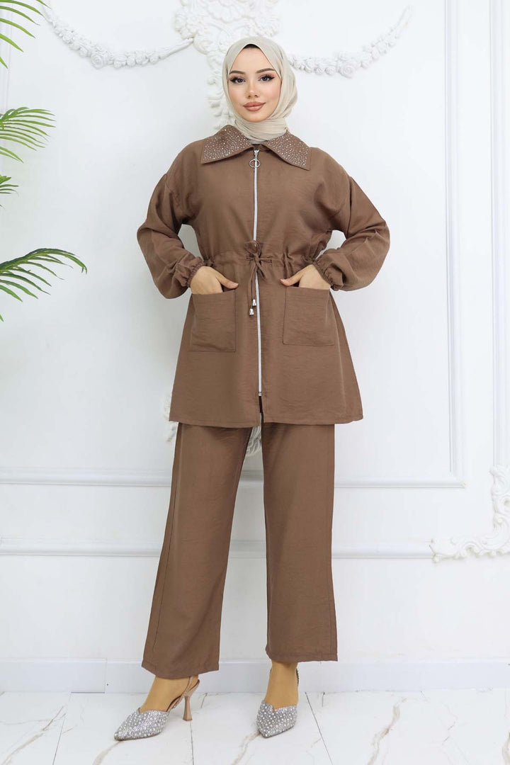 BNG Women Yakası Taş Detaylı Tesettür Takım Taba 4727 - Nashville