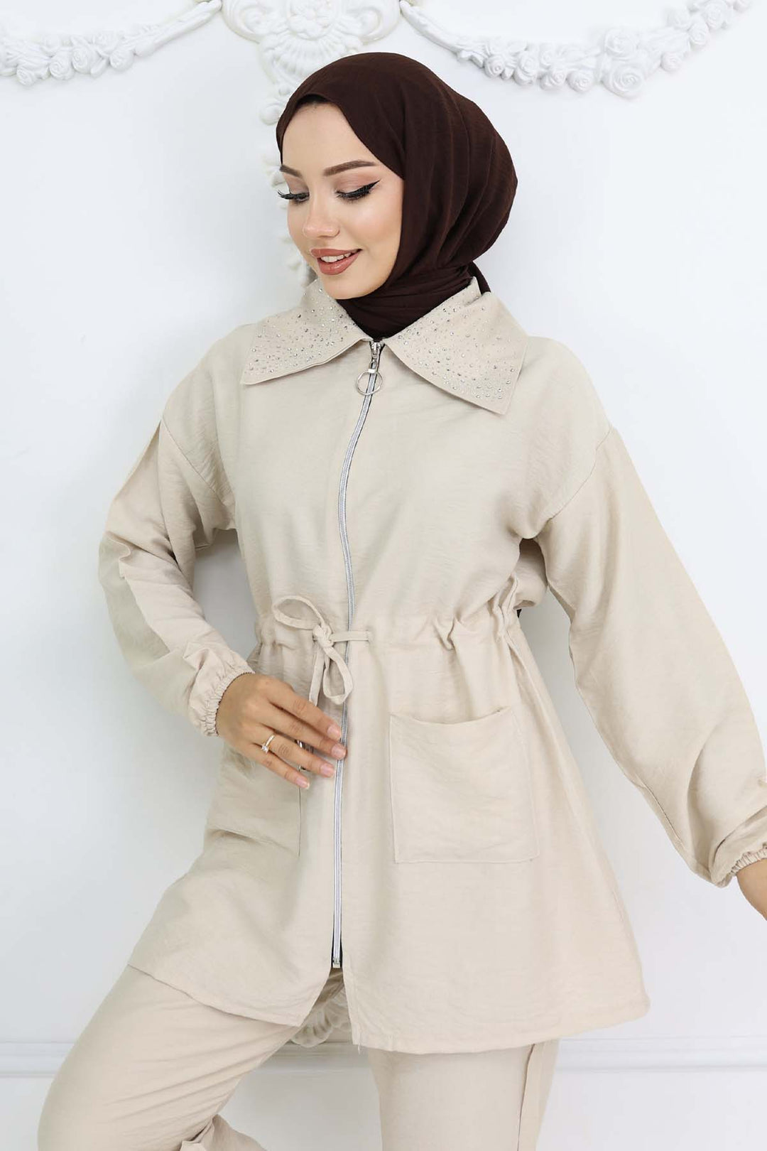 BNG Women Yakası Taş Detaylı Tesettür Takım Taş Rengi 4727 - Sainte-Geneviève-des-Bois