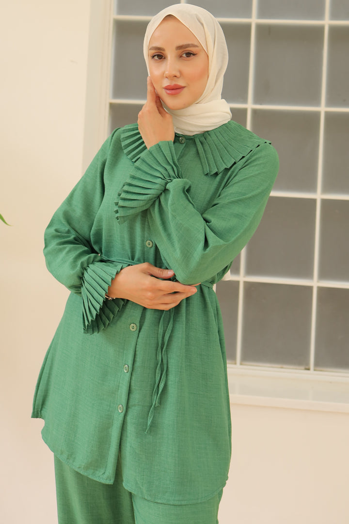 BNG Women Green Linen Suit with Pleated Collar and Sleeves - Clermont