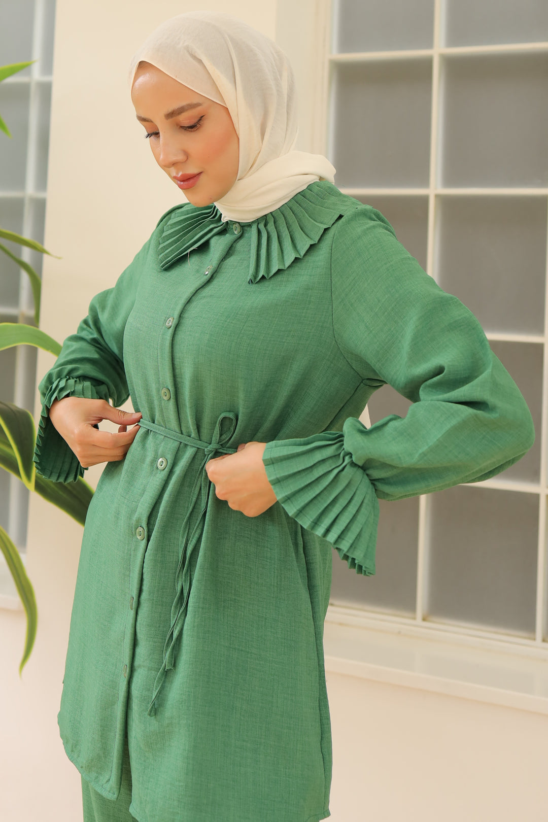 BNG Women Green Linen Suit with Pleated Collar and Sleeves - Clermont