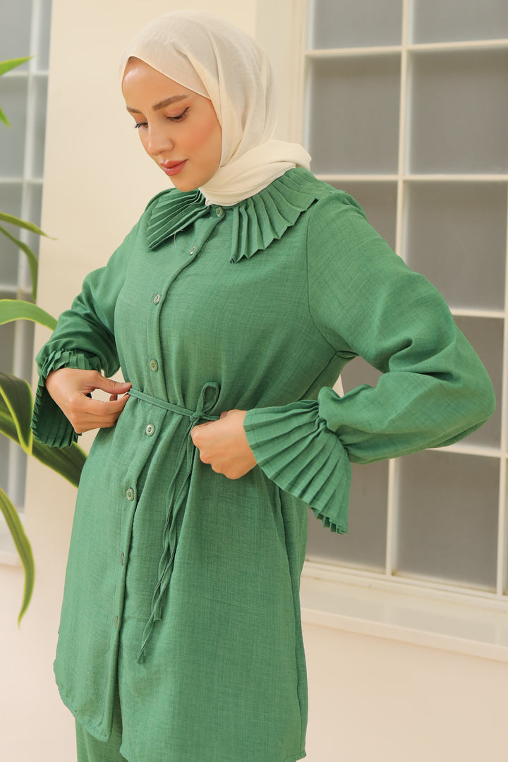 BNG Women Green Linen Suit with Pleated Collar and Sleeves - Clermont