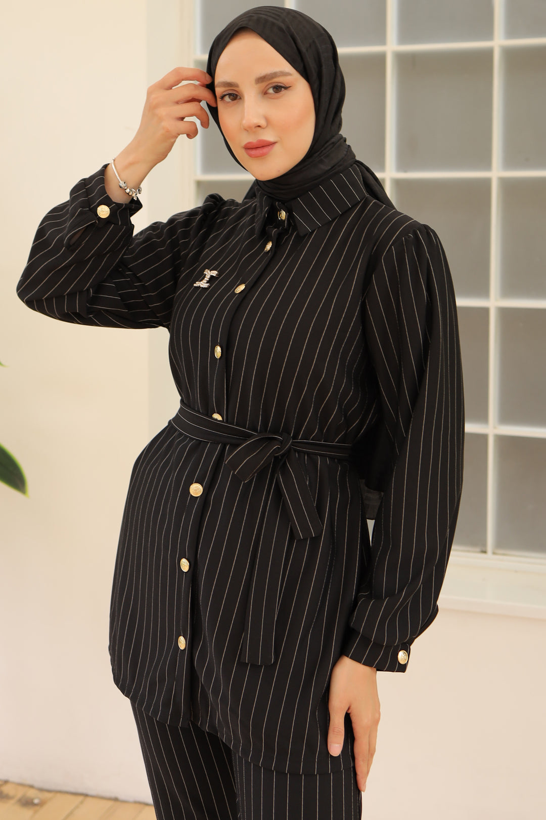 BNG Women Striped Crepe Suit with Brooch Black - Clermont