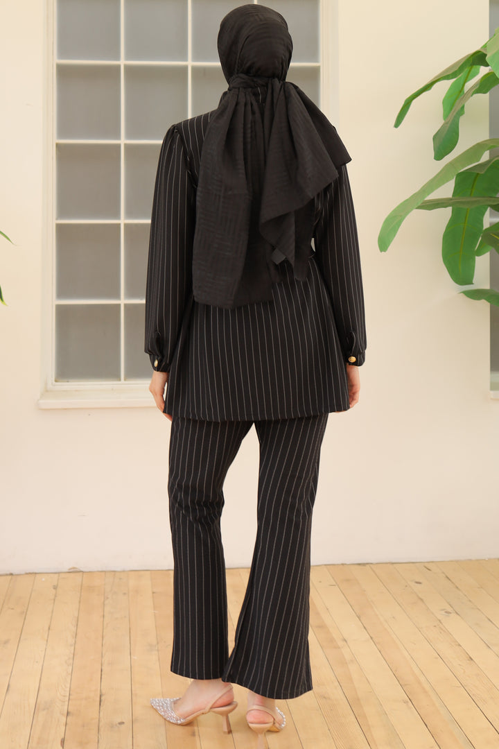 BNG Women Striped Crepe Suit with Brooch Black - Clermont