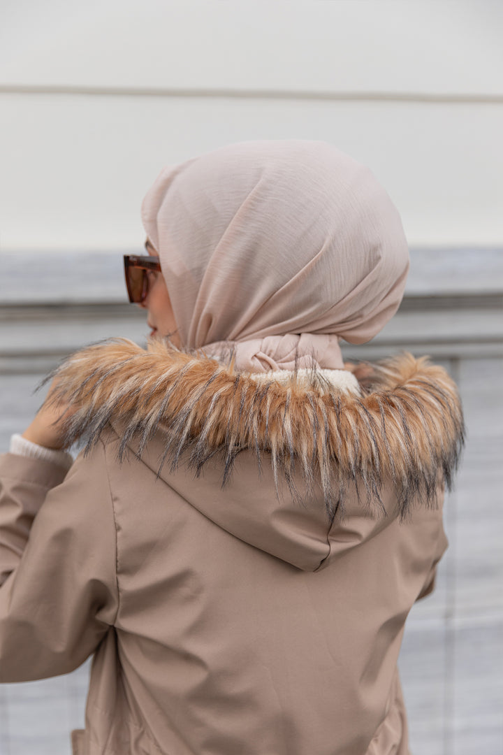 BNG معطف فرو نسائي من القطيفة بياقة من فرو المنك - كليرمونت