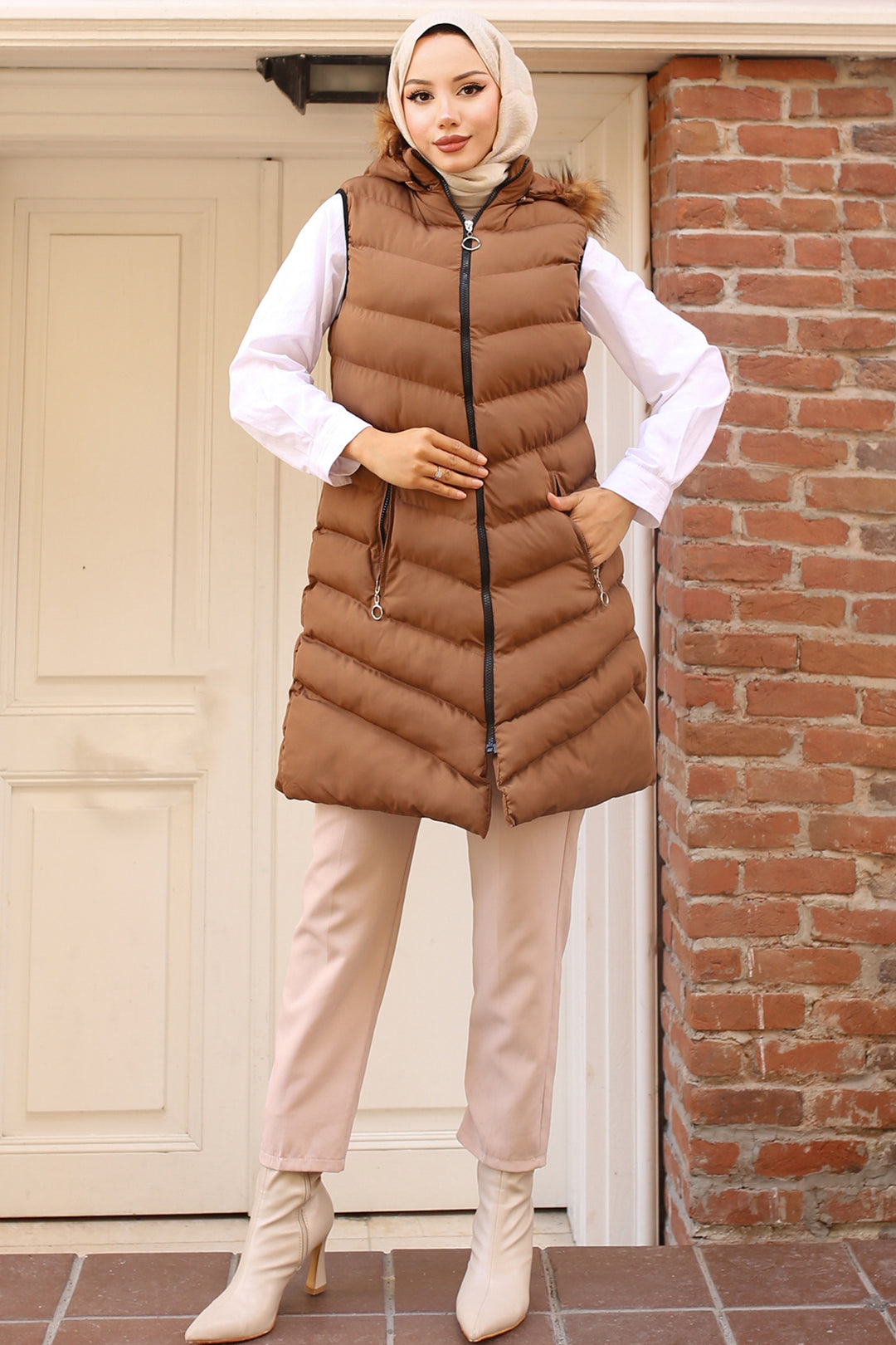 BNG Women Hooded Fur-Lined Puffer Vest Beige - Erkelenz