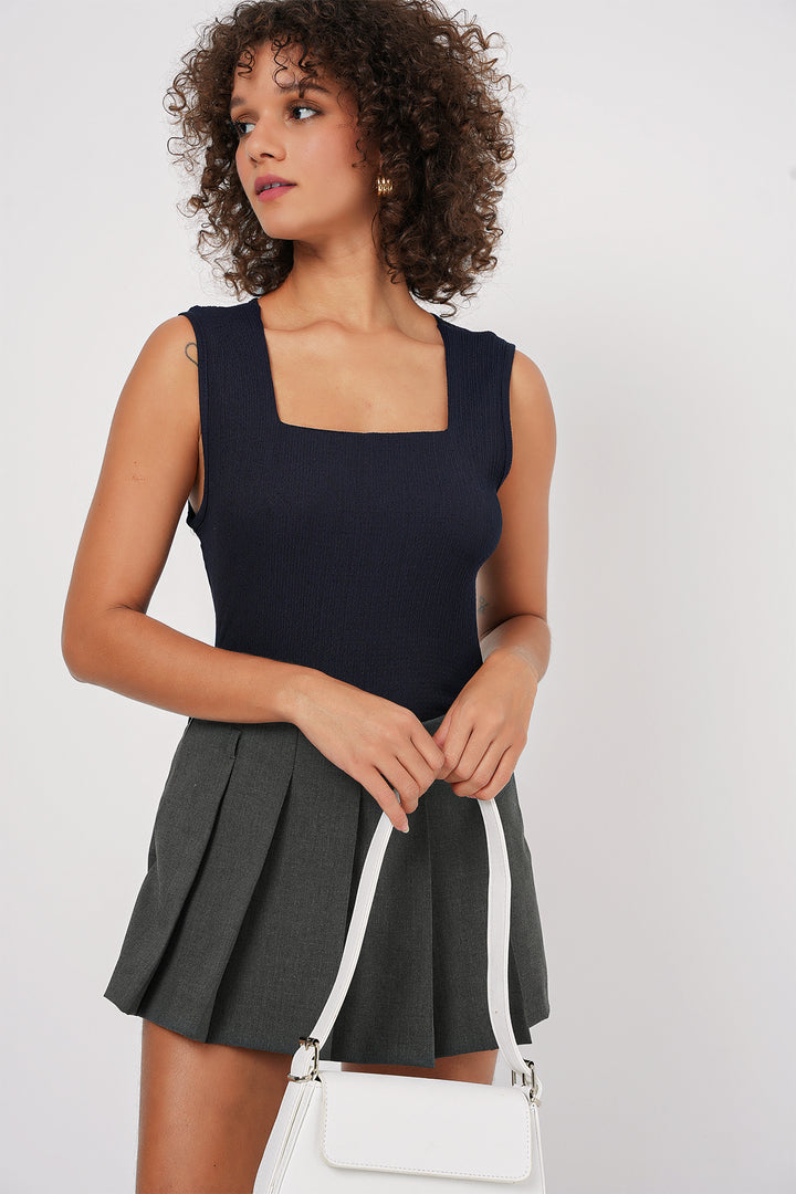 BGD Women Zero Sleeve Knitted Blouse - Navy Blue - Aachen