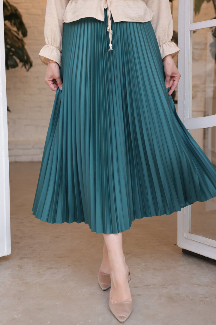 BNG Women Pleated Skirt Emerald Green - Clermont